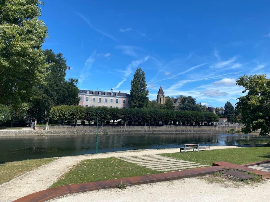 Bel Appartement Centre Ville De Vierzon Εξωτερικό φωτογραφία